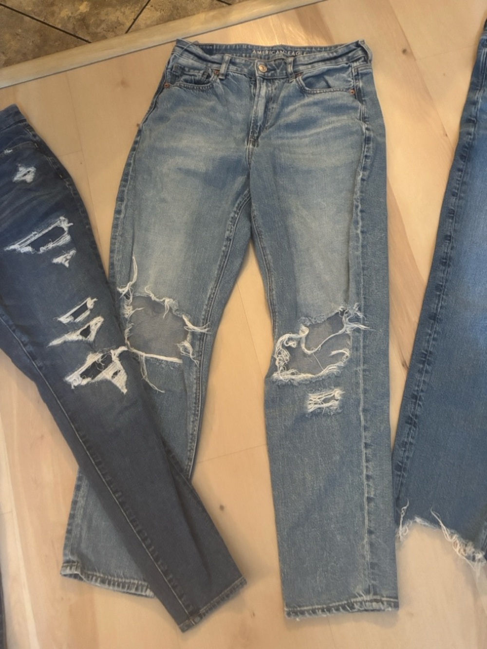 American Eagle Outfitters Light Blue Distressed Straight Leg Jeans